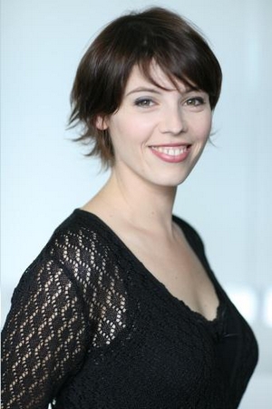 Linda Lorin as Présentation