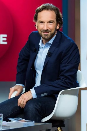 Présentateur (2008 > 2022)
