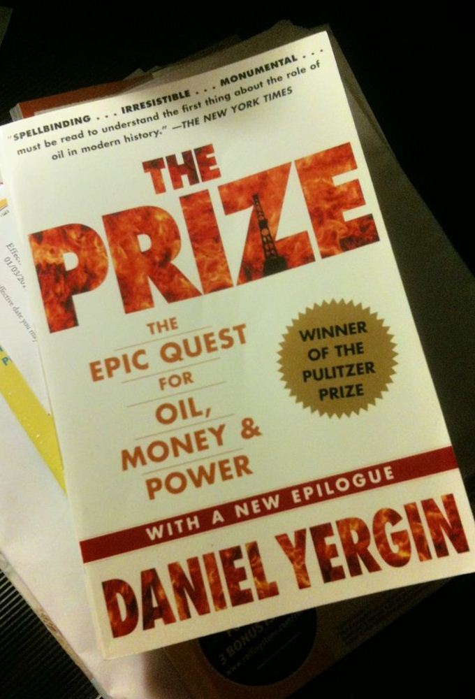 thumbnail image 2 of The Prize: The Epic Quest For Oil, Money & Power By Daniel Yergin, Paperback, 928 Pages 2 of 2