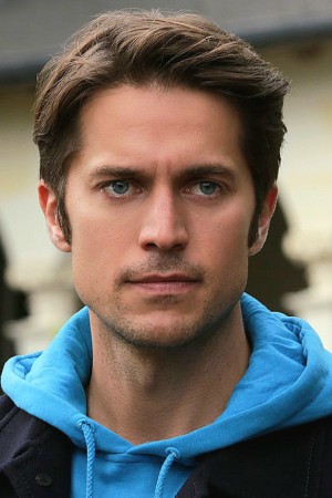 Image of Gabriel played by Lucas Bravo