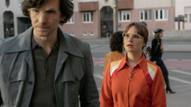 Immagine dell'episodio S04E01 di Ku'damm 56