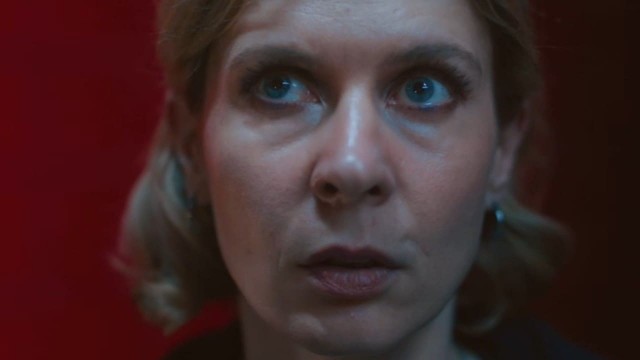 Immagine dell'episodio S01E02 di Estranei